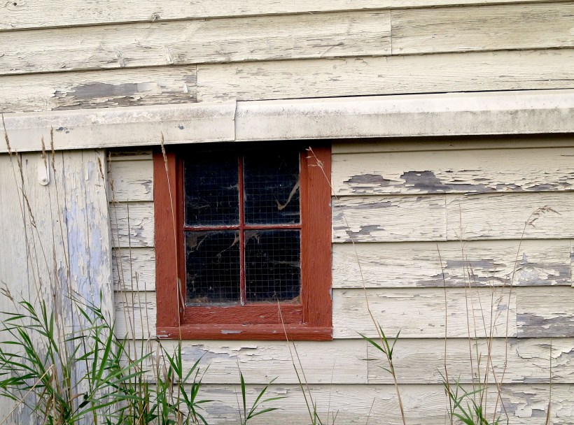 barnwindowfall