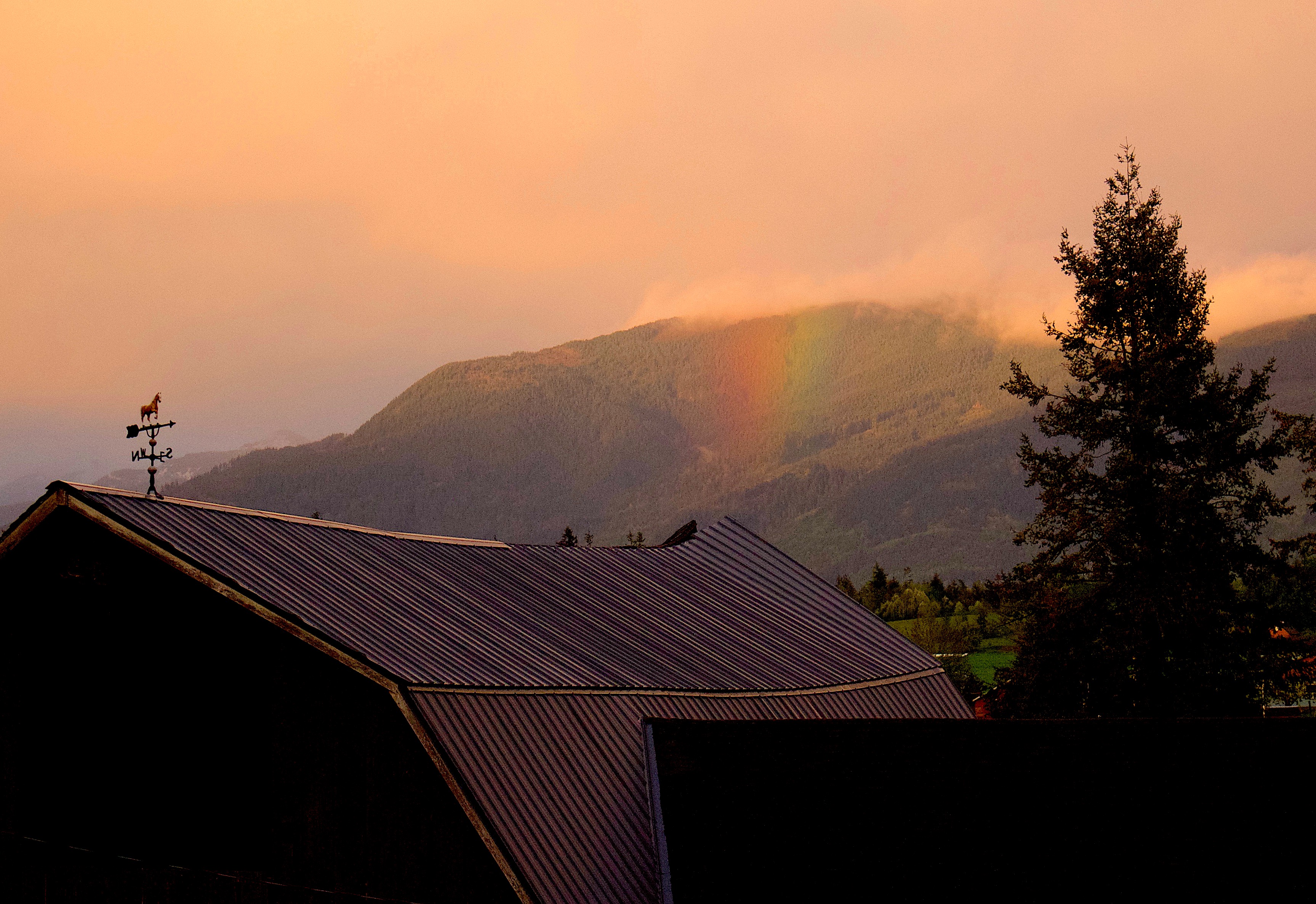 endofrainbowbarn
